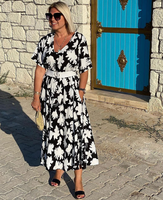 AMPARO | Elegant Loose Dress Concealing the Tummy